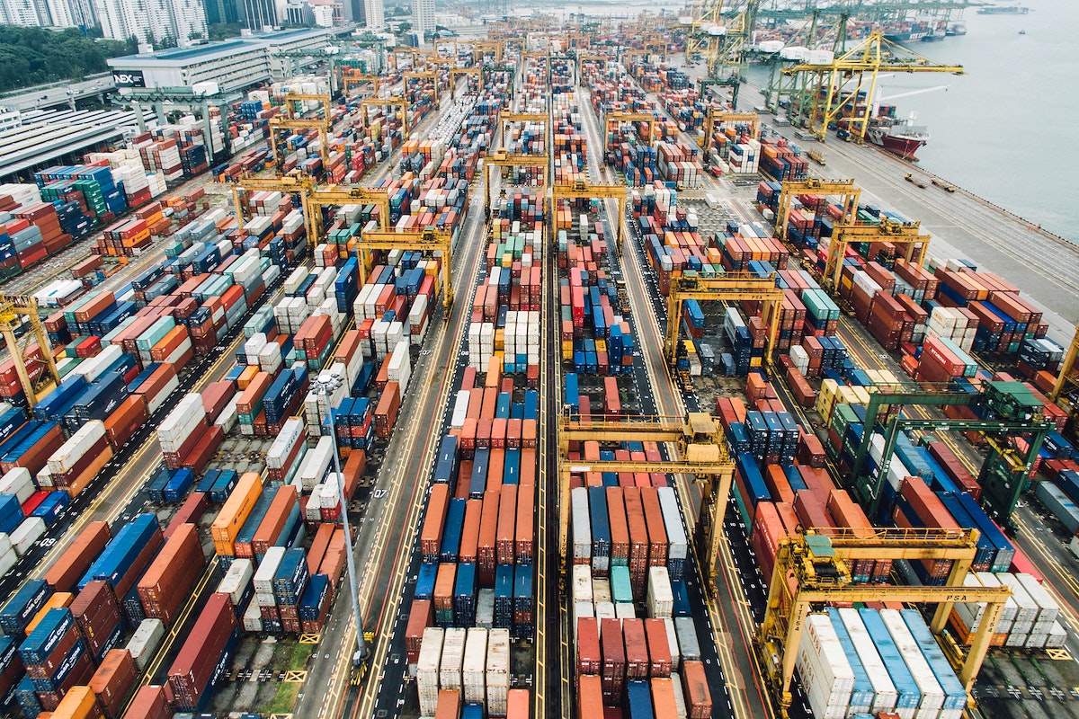 Proceso de trámites aduaneros para importaciones en Costa Rica
